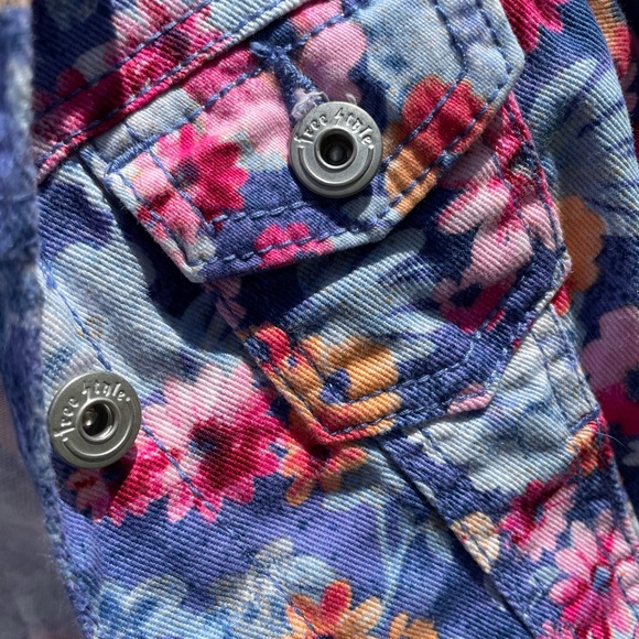 Amazing Spring Jeans Jacket - Picture 4 of 11